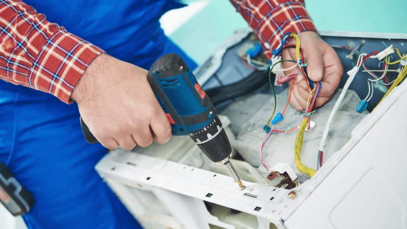 Torbalı Mitsubishi Mitsubishi çamaşır makinesi kart tamiri – Su almama arızası orijinal parça ile giderildi. - Teknik servis örneği